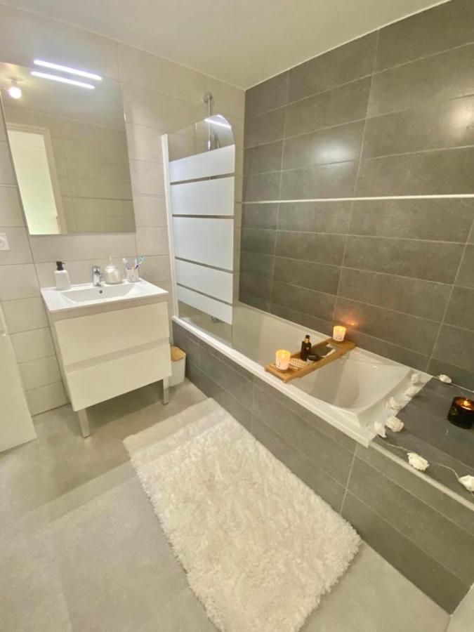 Appartamento Luxurious Flat At 5 Min By Walk To Monaco, Free Parking And Sea View Beausoleil Esterno foto